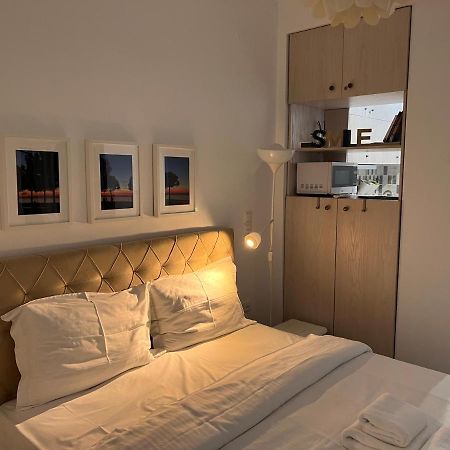 Small Budget Diamond Apartment In Agias Sofias. Soluň Exteriér fotografie