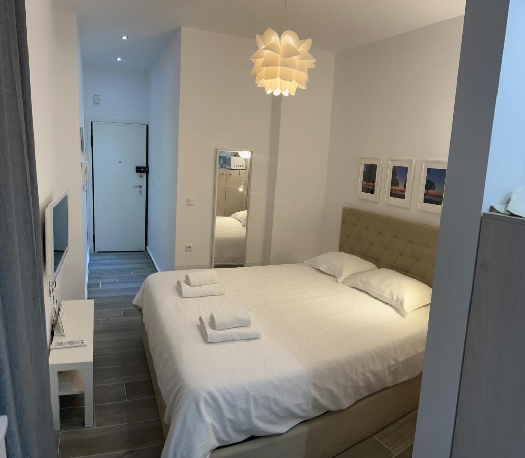 Small Budget Diamond Apartment In Agias Sofias. Soluň Exteriér fotografie