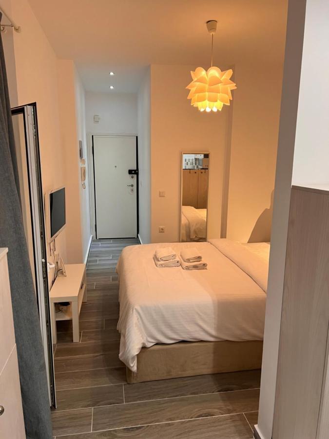 Small Budget Diamond Apartment In Agias Sofias. Soluň Exteriér fotografie