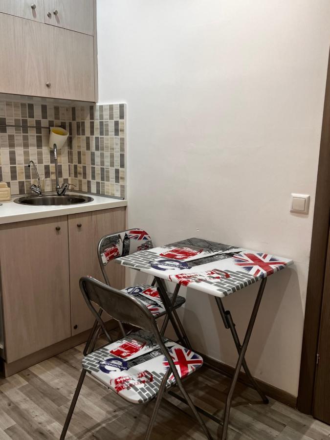 Small Budget Diamond Apartment In Agias Sofias. Soluň Exteriér fotografie